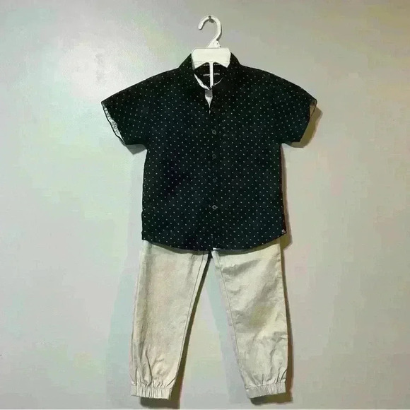 Kenneth Cole 2-Piece Set Boys Sz 5 Short Sleeve shirt /Jogger  Pants 100% Cotton - Picture 1 of 14